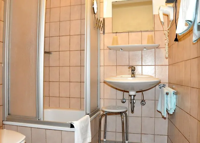 Отель Rheinstein Рюдесхайм-на-Рейне